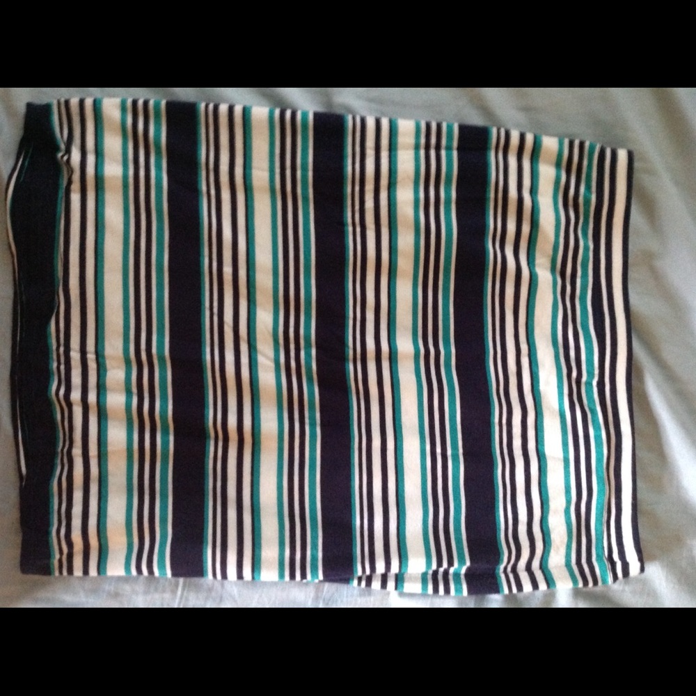 Like new striped Max studio pencil skirt
